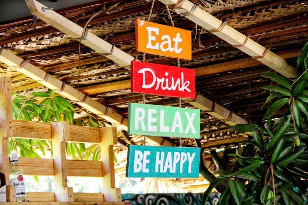 Vitamin Sea Hostel Inn Диквела Екстериор снимка