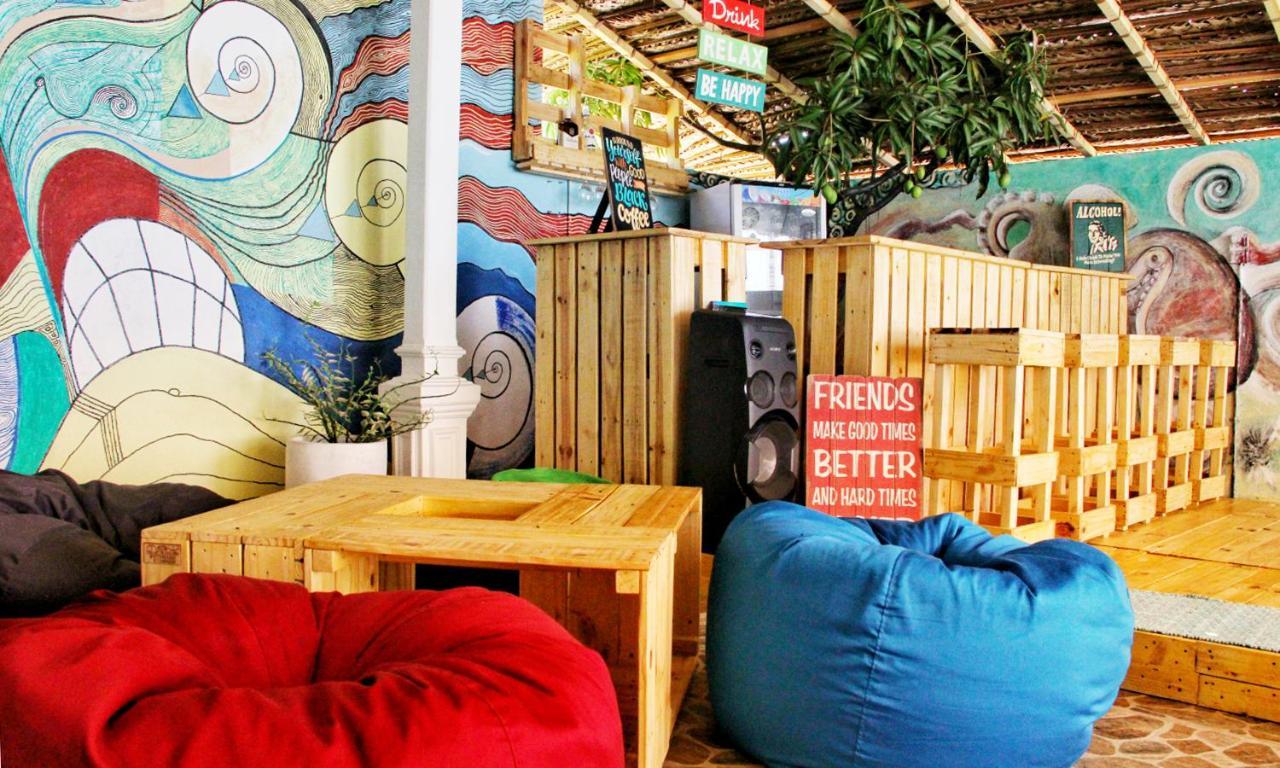 Vitamin Sea Hostel Inn Диквела Екстериор снимка